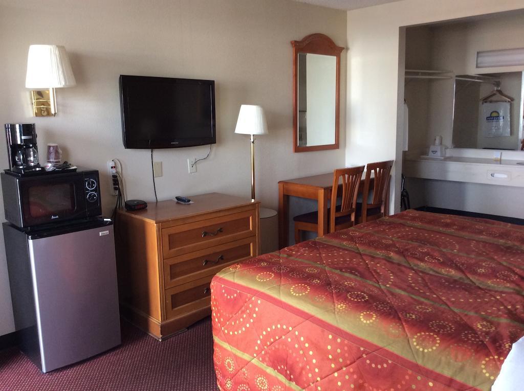 Days Inn By Wyndham In San Bernardino Zimmer foto